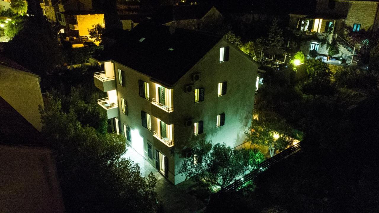 Apartments Rici Bol Extérieur photo