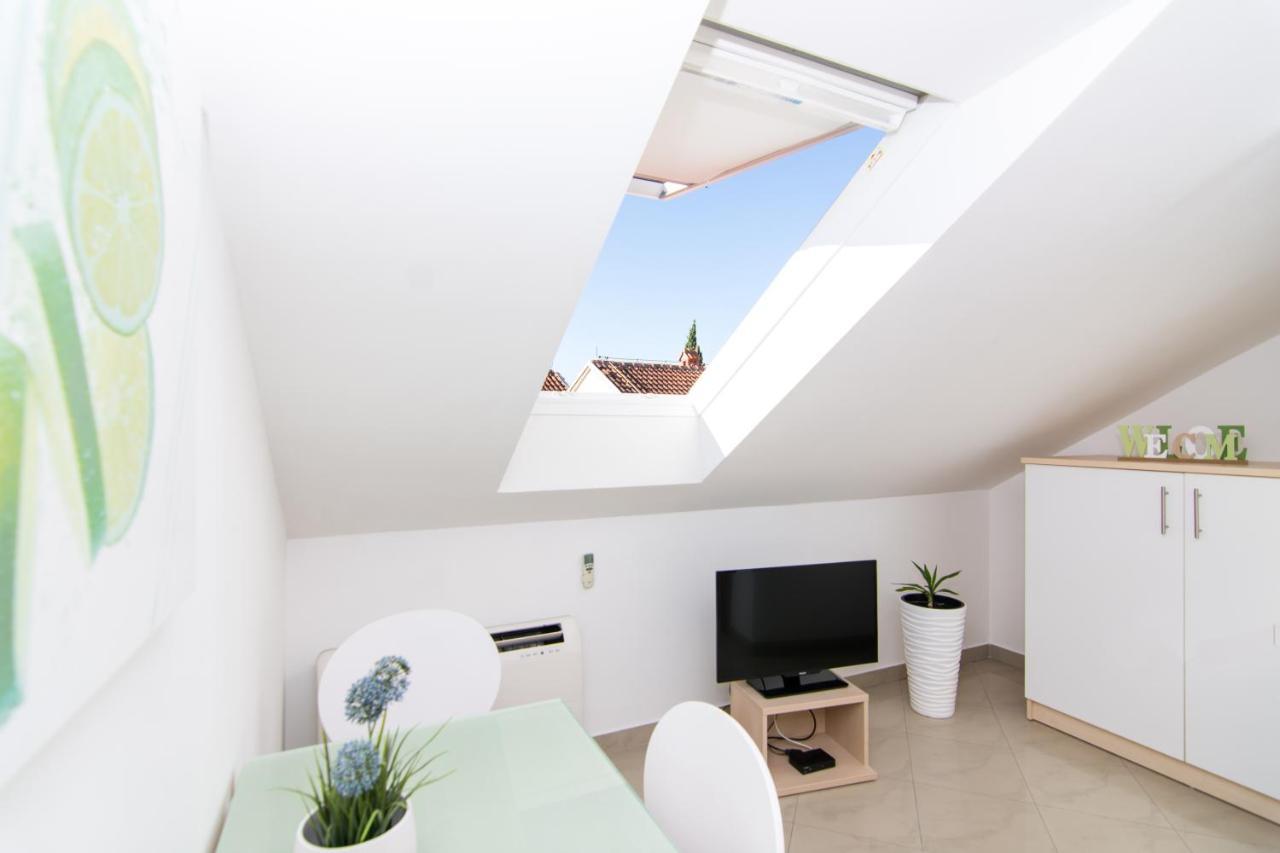 Apartments Rici Bol Extérieur photo