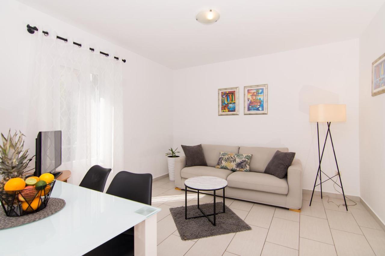 Apartments Rici Bol Extérieur photo