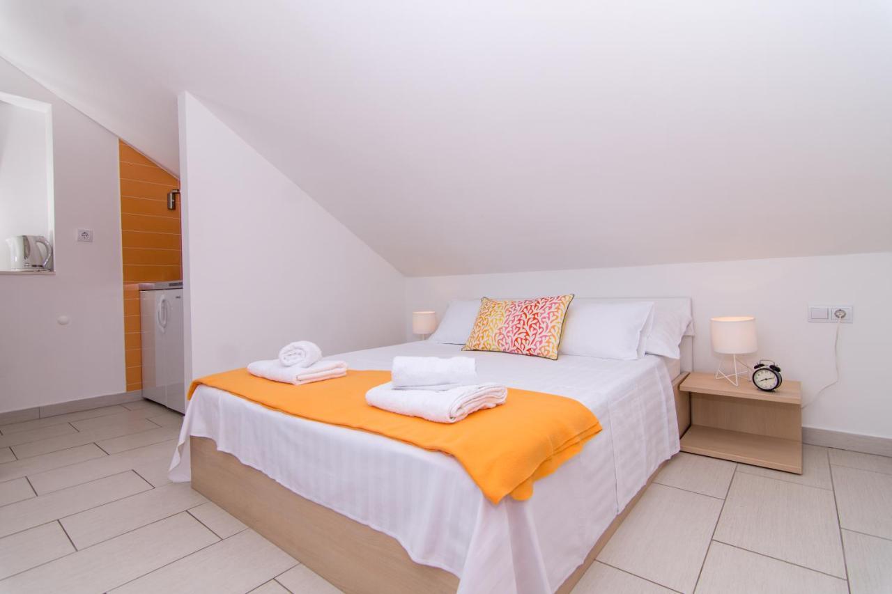Apartments Rici Bol Extérieur photo