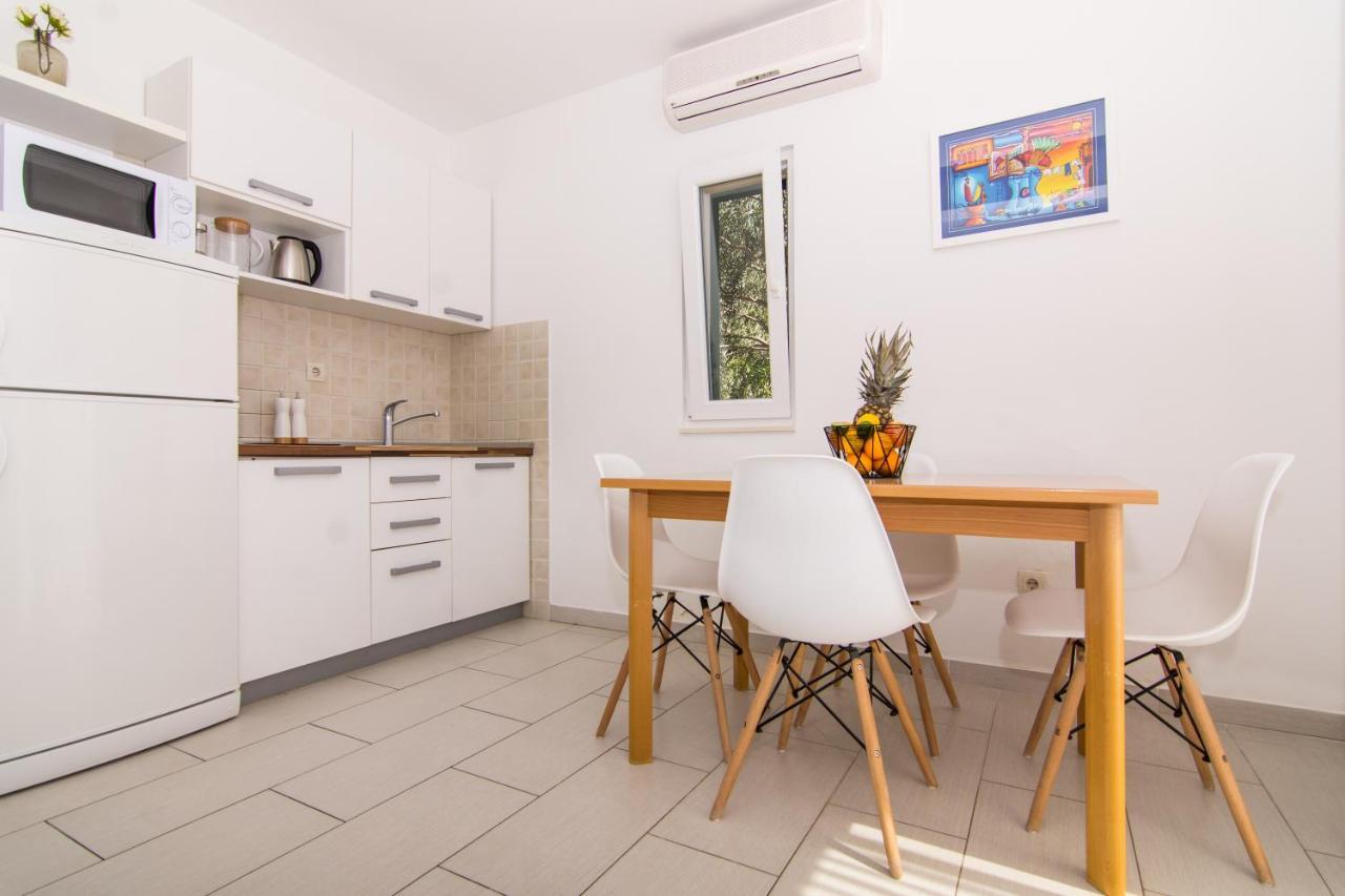 Apartments Rici Bol Extérieur photo